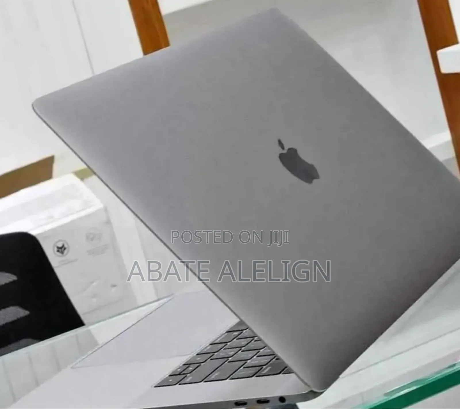 New Laptop Apple MacBook Pro 2017 16GB Intel Core I7 SSD 512GB