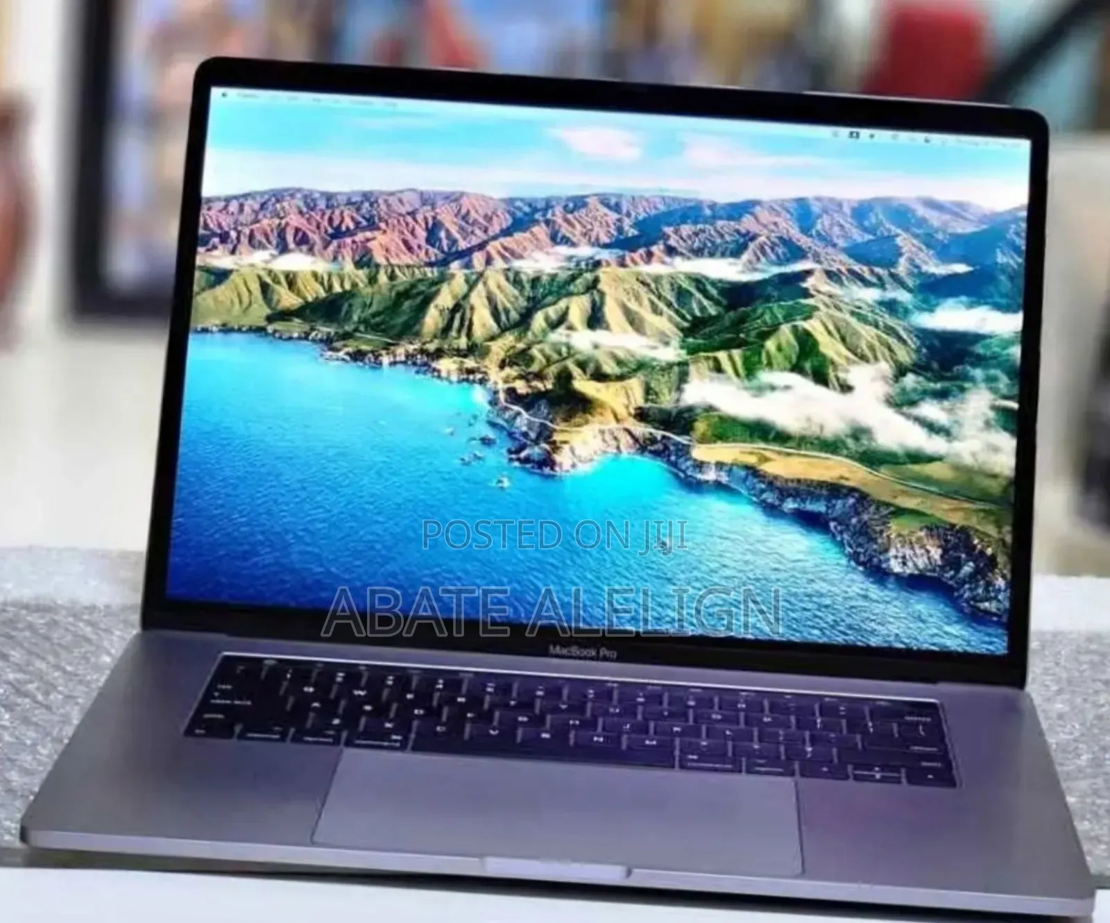 New Laptop Apple MacBook Pro 2017 16GB Intel Core I7 SSD 512GB