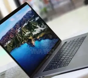 New Laptop Apple MacBook Pro 2017 16GB Intel Core I7 SSD 512GB