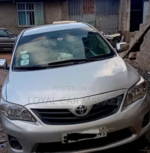 Toyota Corolla 2012 Silver