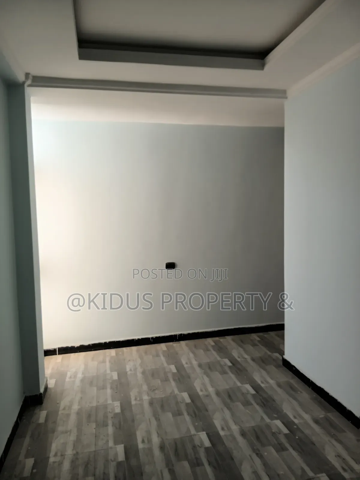 7bdrm Townhouse / Terrace in Nasswe Real State, Nifas Silk-Lafto