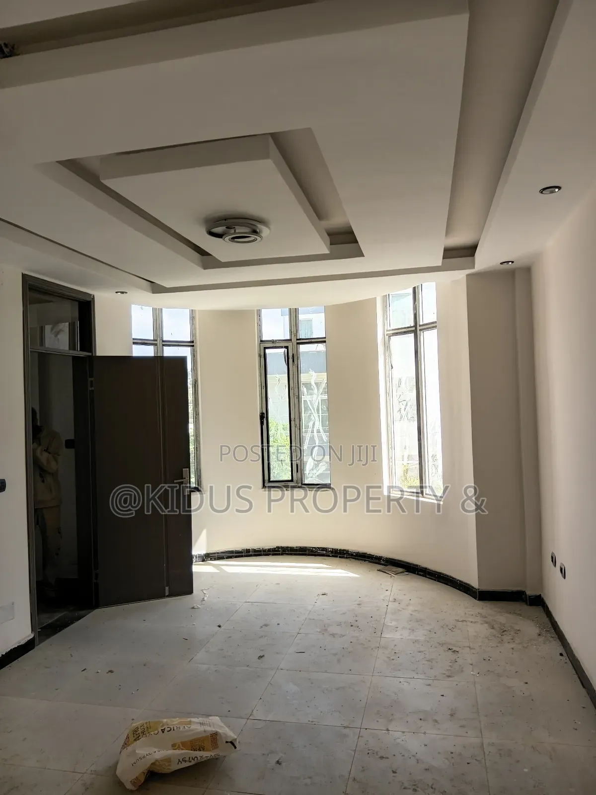 7bdrm Townhouse / Terrace in Nasswe Real State, Nifas Silk-Lafto
