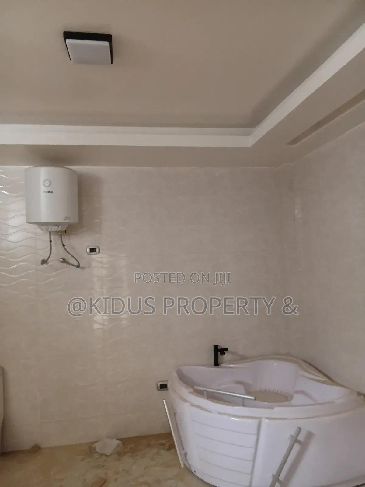 7bdrm Townhouse / Terrace in Nasswe Real State, Nifas Silk-Lafto