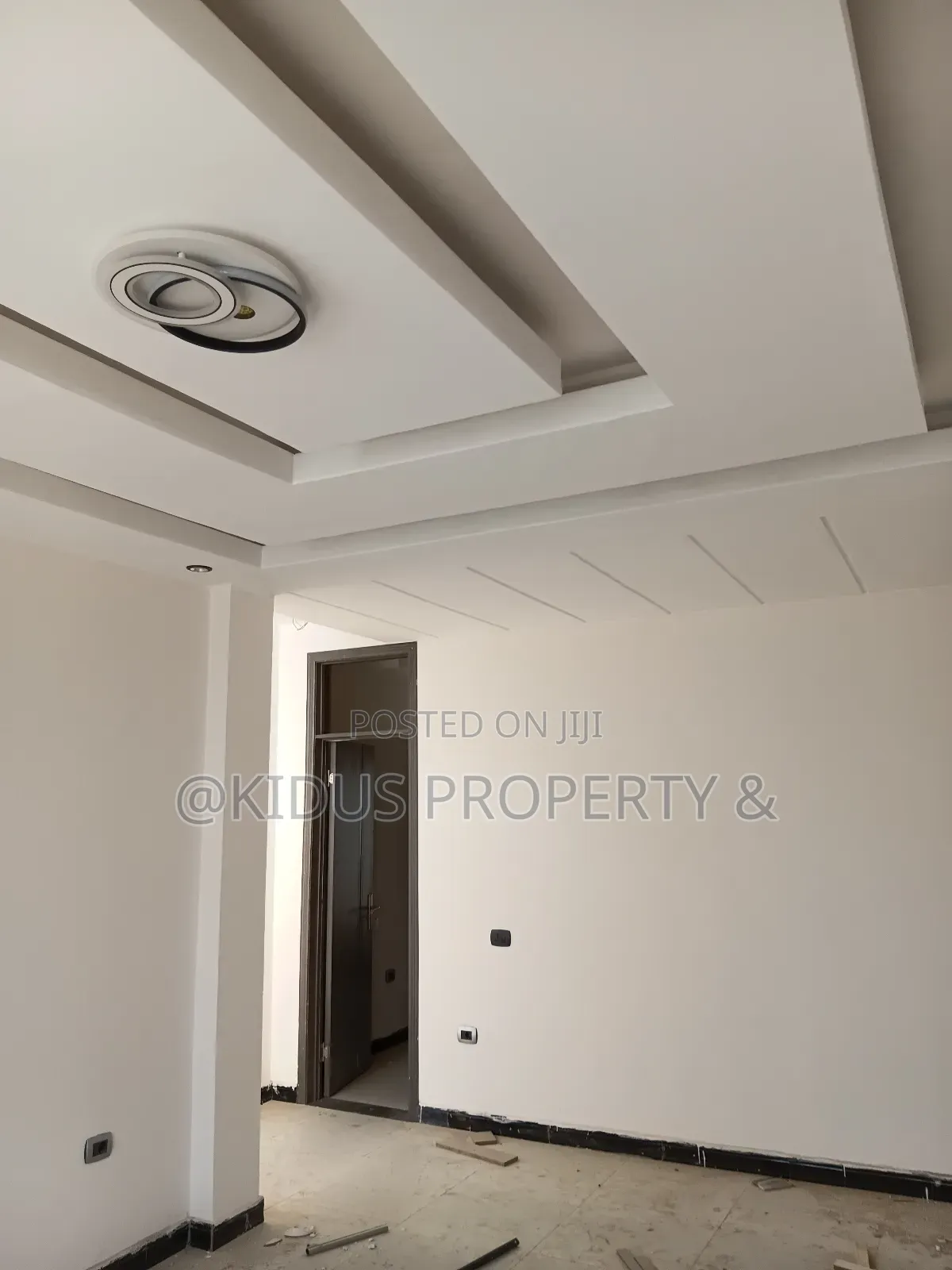 7bdrm Townhouse / Terrace in Nasswe Real State, Nifas Silk-Lafto