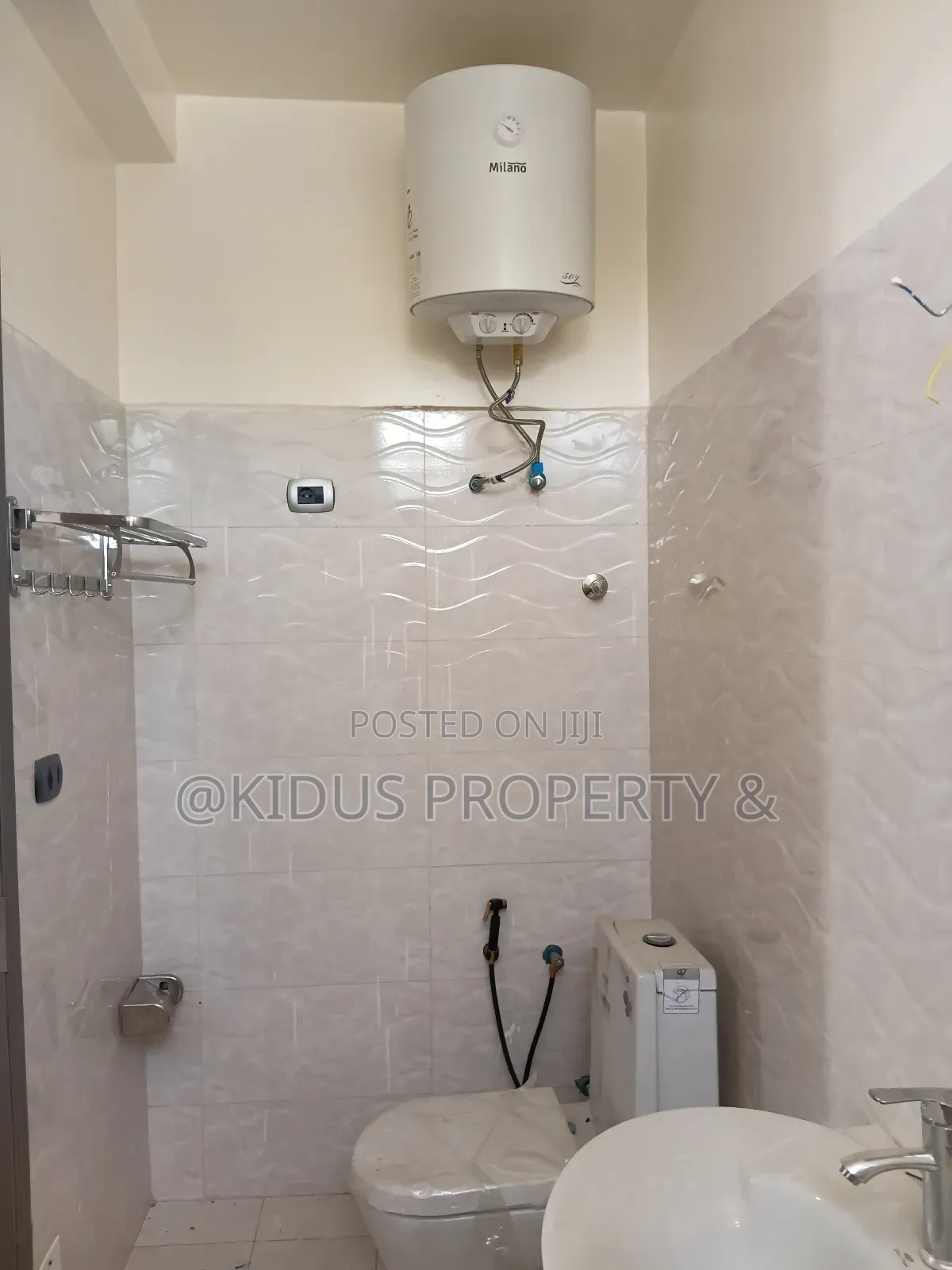 7bdrm Townhouse / Terrace in Nasswe Real State, Nifas Silk-Lafto