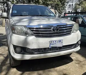 Toyota Fortuner 2013