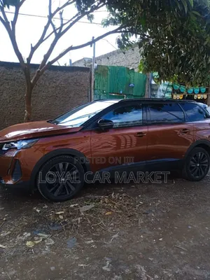 Peugeot 5008 2021 Brown