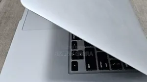 New Laptop Apple MacBook 2015 8GB Intel Core I5 SSD 128GB