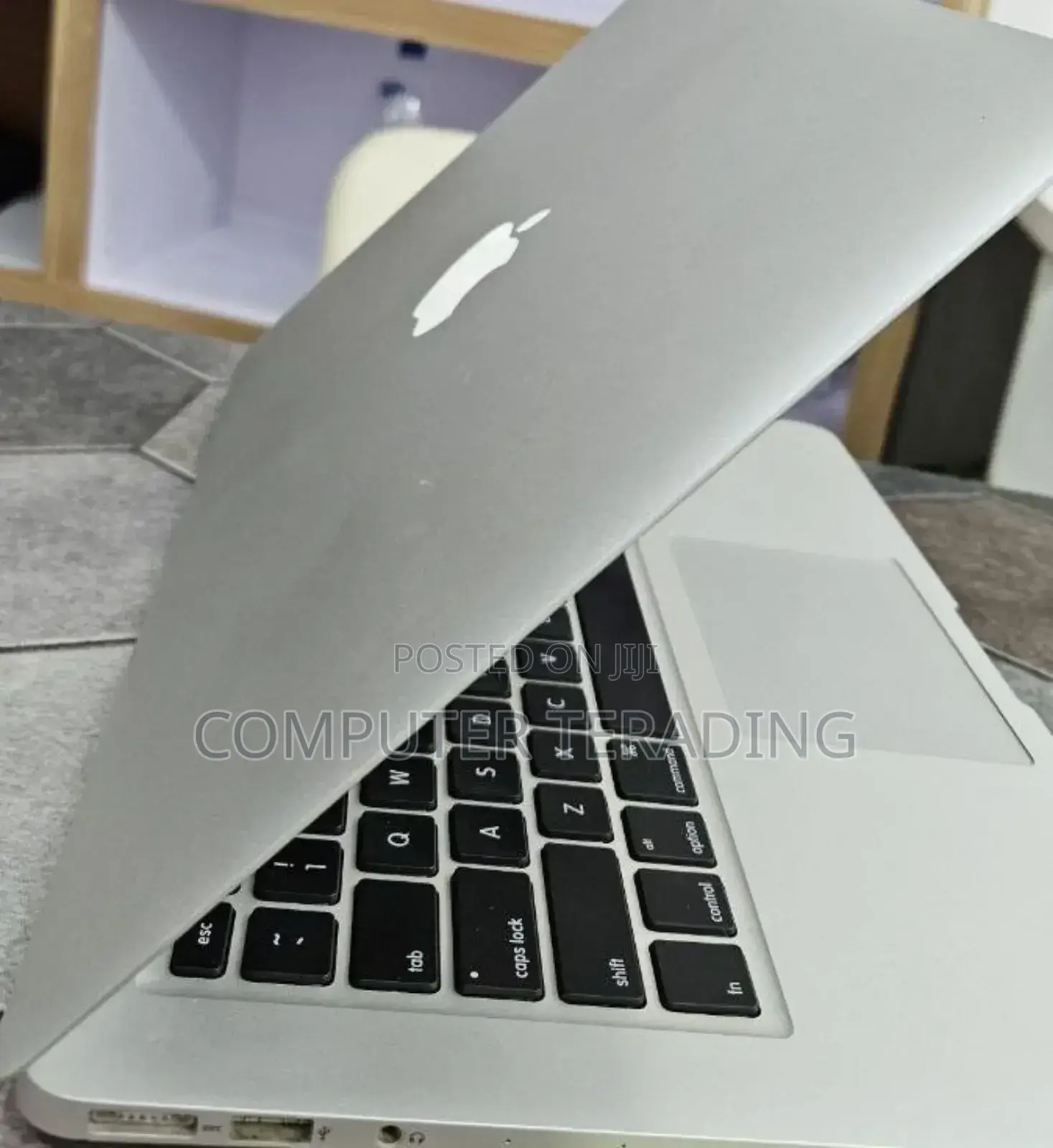 New Laptop Apple MacBook Air 2017 8GB Intel Core I5 SSD 256GB