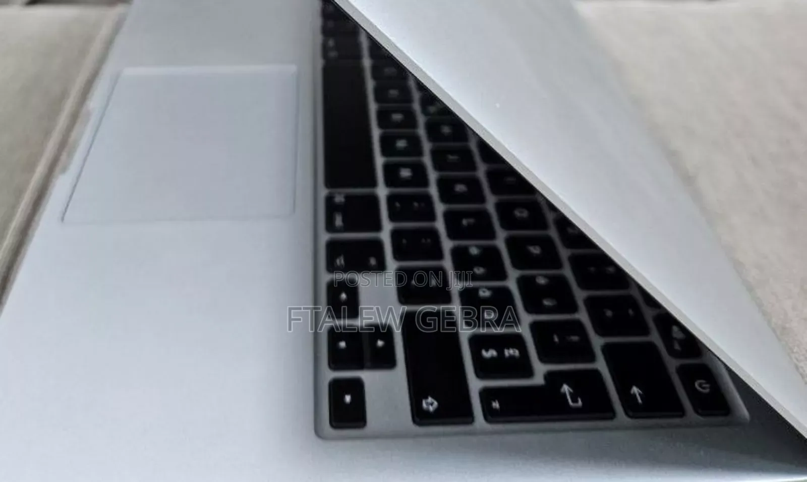 New Laptop Apple MacBook Pro 2015 8GB Intel Core I5 SSD 128GB