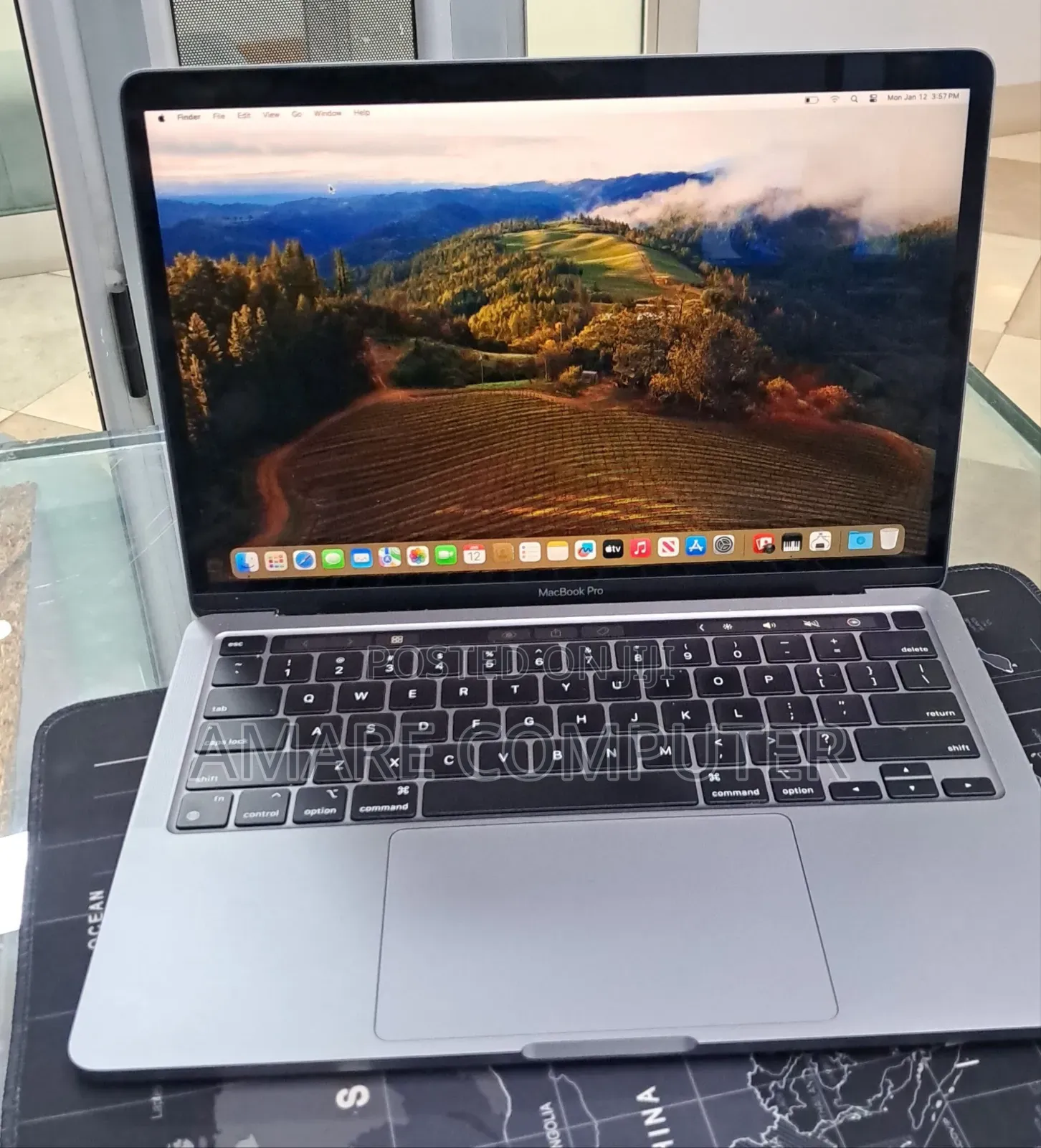 New Laptop Apple MacBook Pro 2022 M2 8GB Apple M2 SSD 256GB