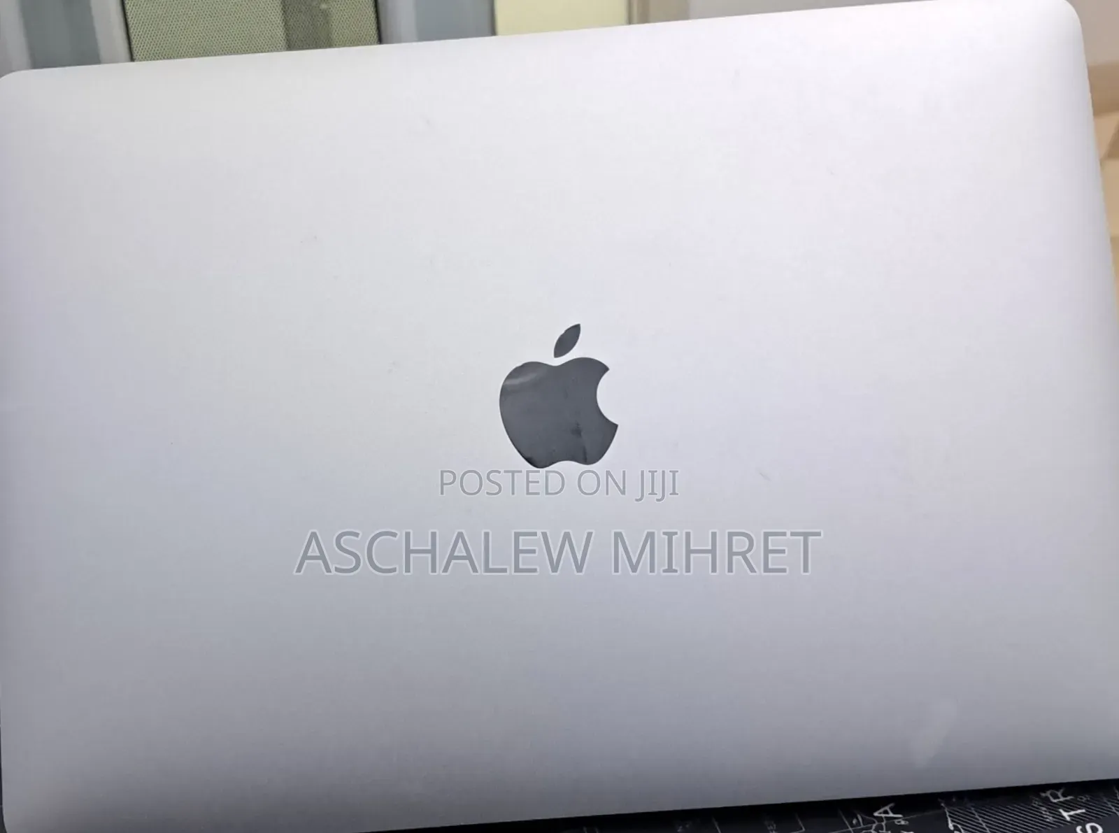 New Laptop Apple MacBook Pro 2022 M2 8GB Apple M2 SSD 256GB
