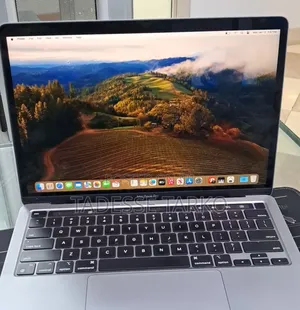 New Laptop Apple MacBook Pro 2022 M2 8GB Apple M2 SSD 256GB