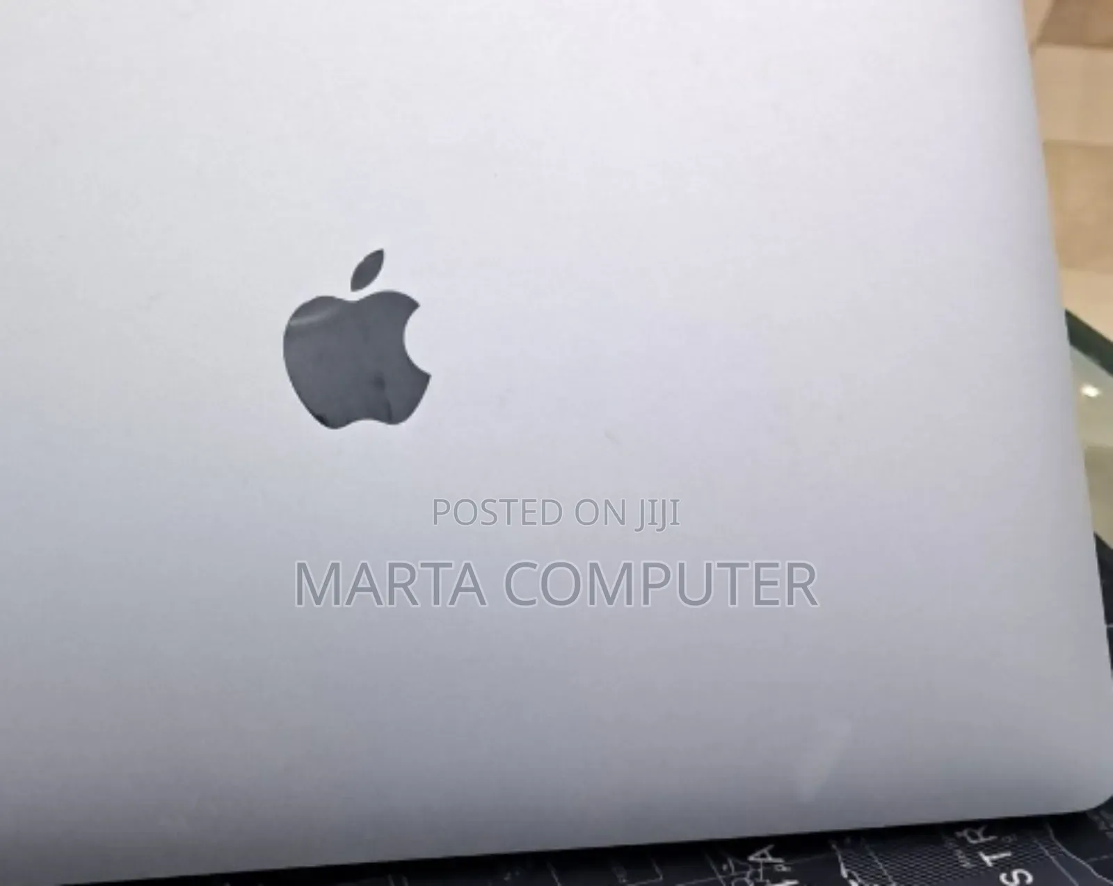 New Laptop Apple MacBook Air 2022 M2 8GB Apple M2 SSD 256GB