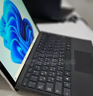 New Laptop Microsoft Surface Pro 7 8GB Intel Core I5 SSD 128GB