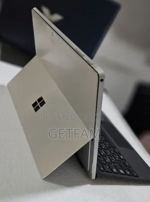 New Laptop Microsoft Surface 8GB Intel Core I5 SSD 128GB