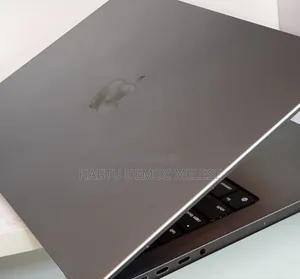 New Laptop Apple MacBook Pro M1 16GB Intel Core I7 SSD 512GB