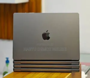 New Laptop Apple MacBook Pro M1 32GB Apple M1 Pro SSD 512GB