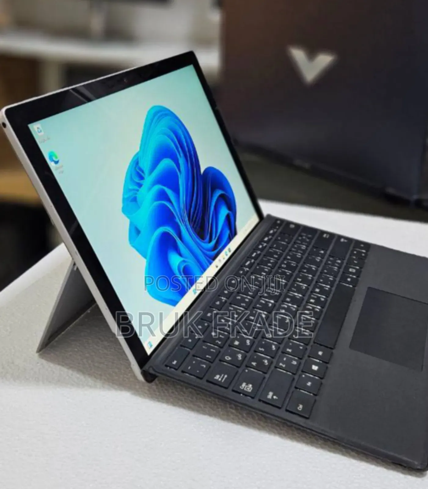 New Laptop Microsoft Surface Pro 7 8GB Intel Core I5 SSD 256GB