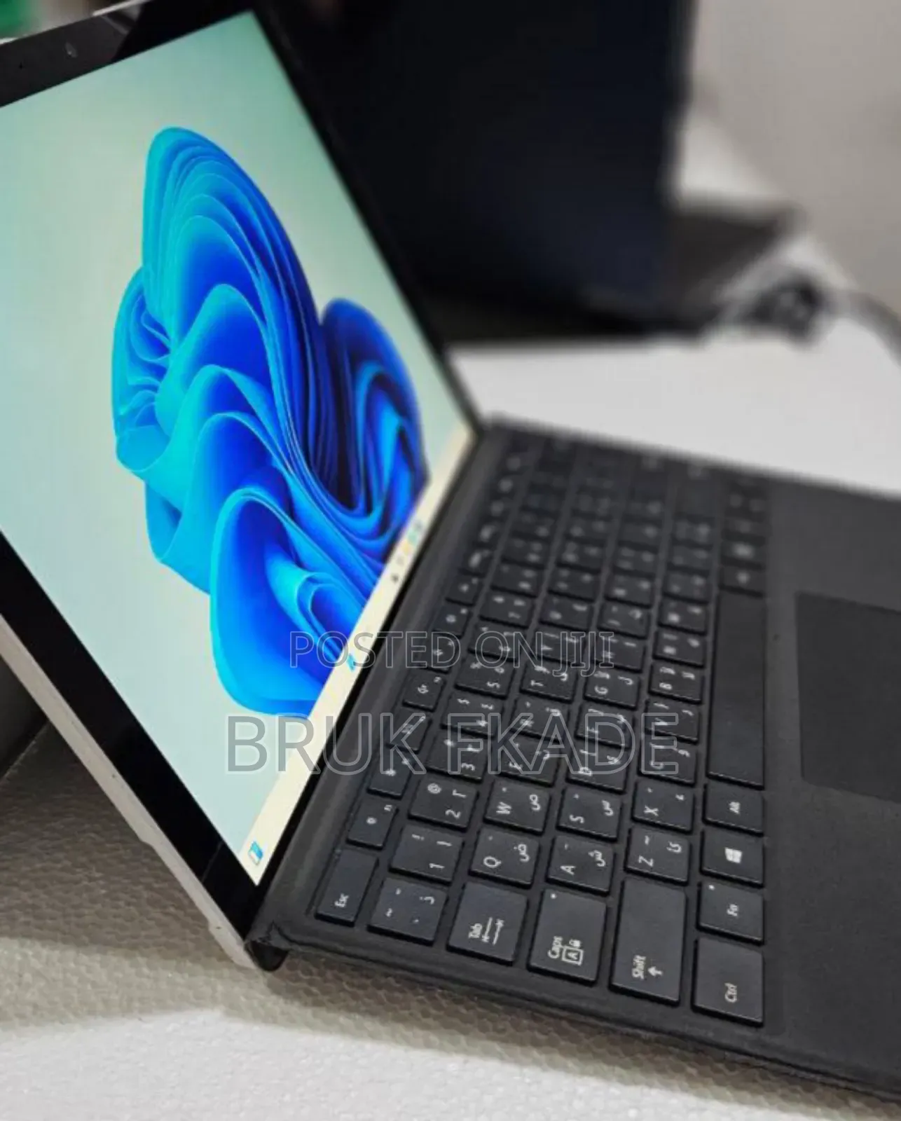 New Laptop Microsoft Surface Pro 7 8GB Intel Core I5 SSD 256GB