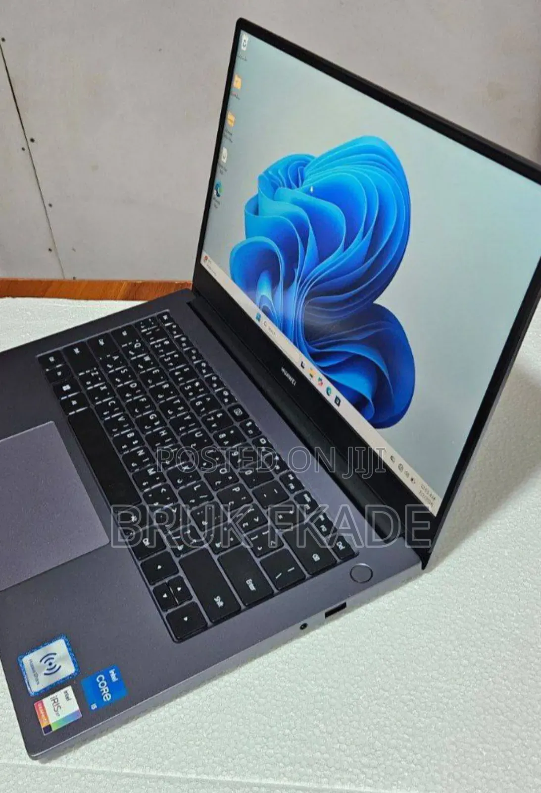 New Laptop Huawei MateBook 13 WRT-W19E 8GB Intel Core I5 SSD 512GB