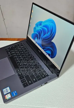 New Laptop Huawei MateBook 13 WRT-W19E 8GB Intel Core I5 SSD 512GB