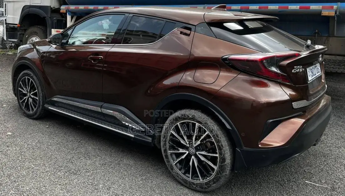 Toyota C-HR 2017 Brown
