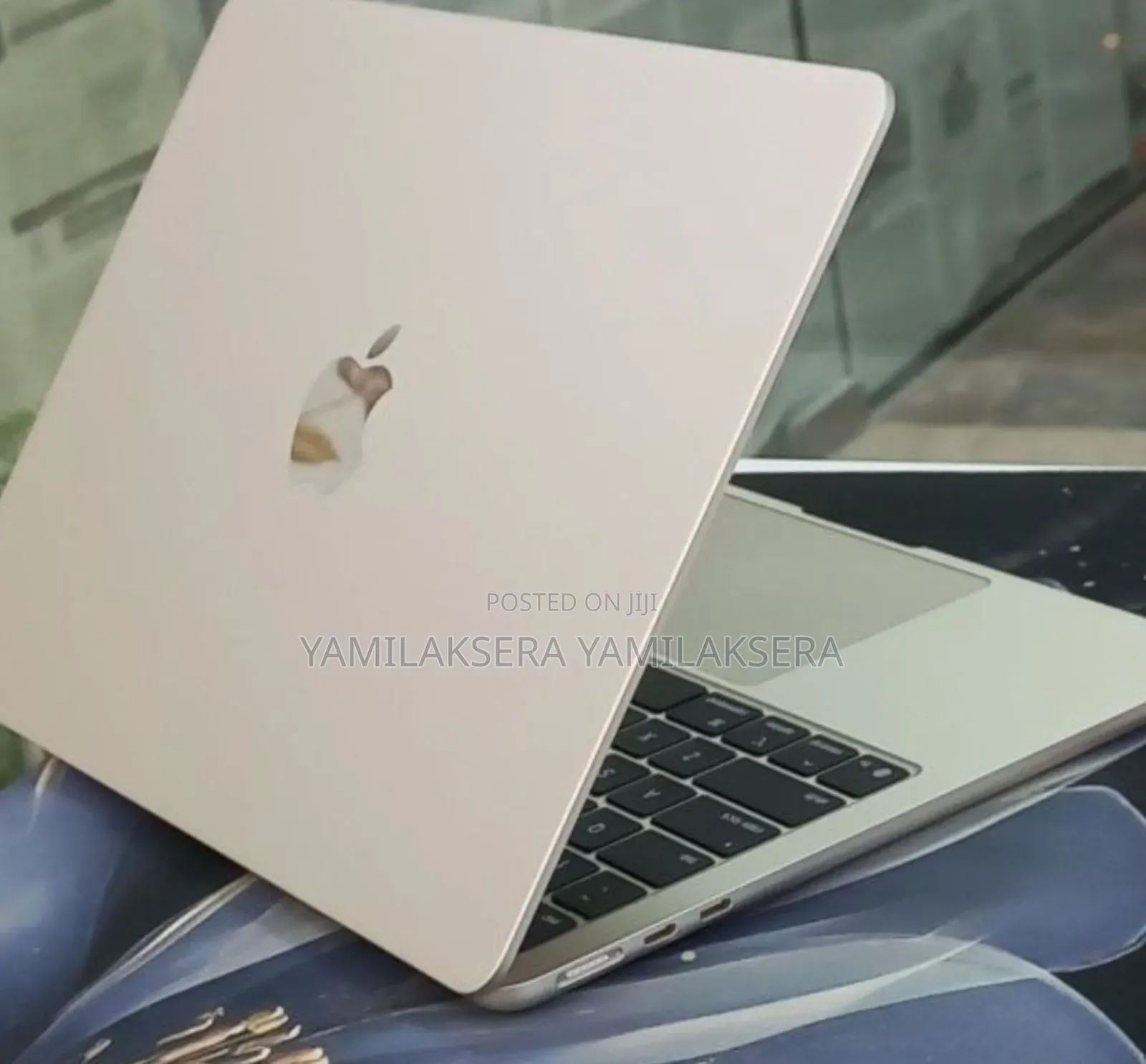 New Laptop Apple MacBook Air 2025 M4 13-Inch 16GB Apple M4 SSD 256GB