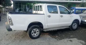 Toyota Hilux 2007 White