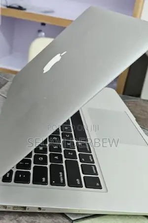 New Laptop Apple MacBook Air 2017 8GB Intel Core I5 SSD 256GB