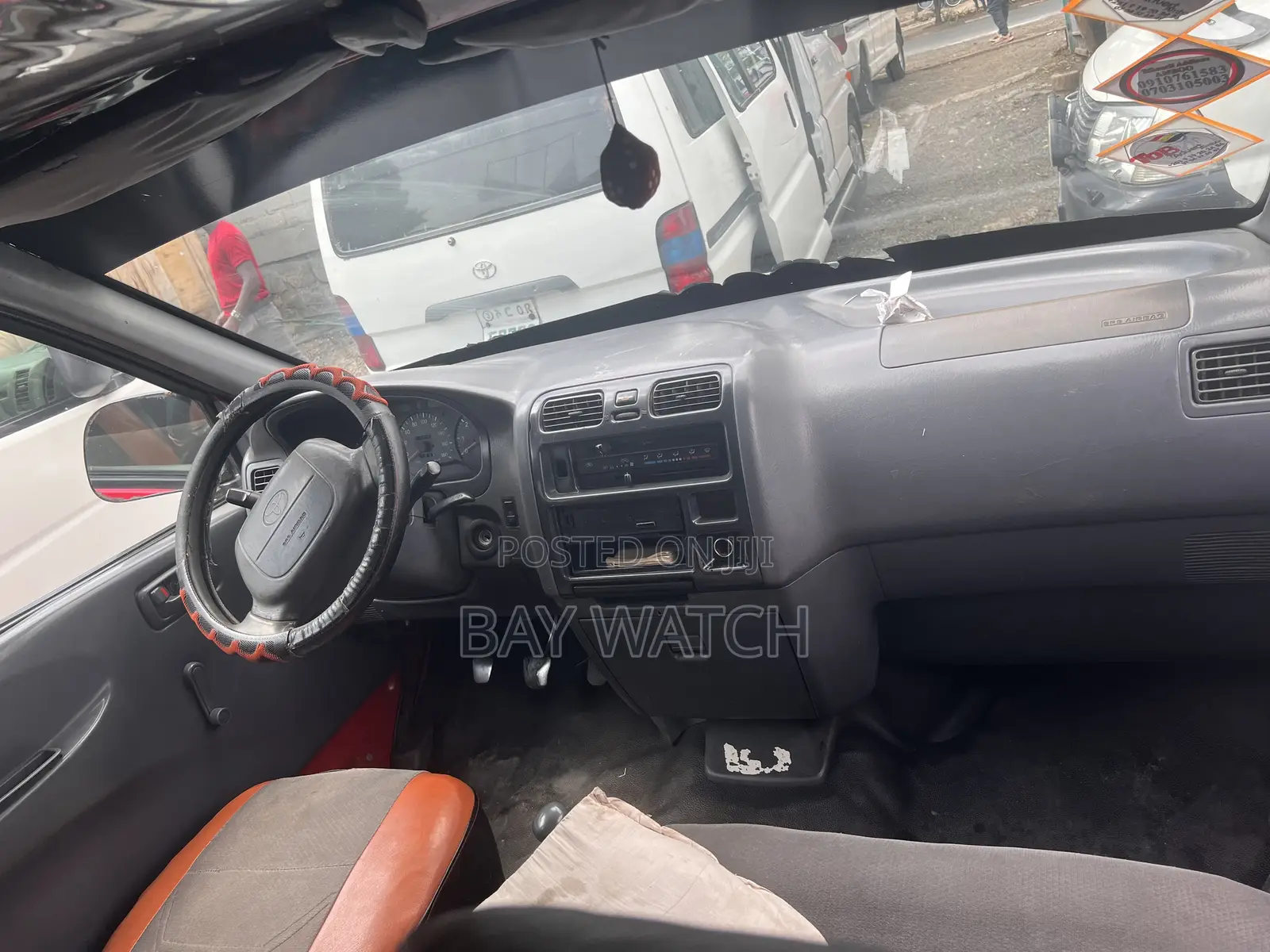 Toyota HiAce 1997 Red