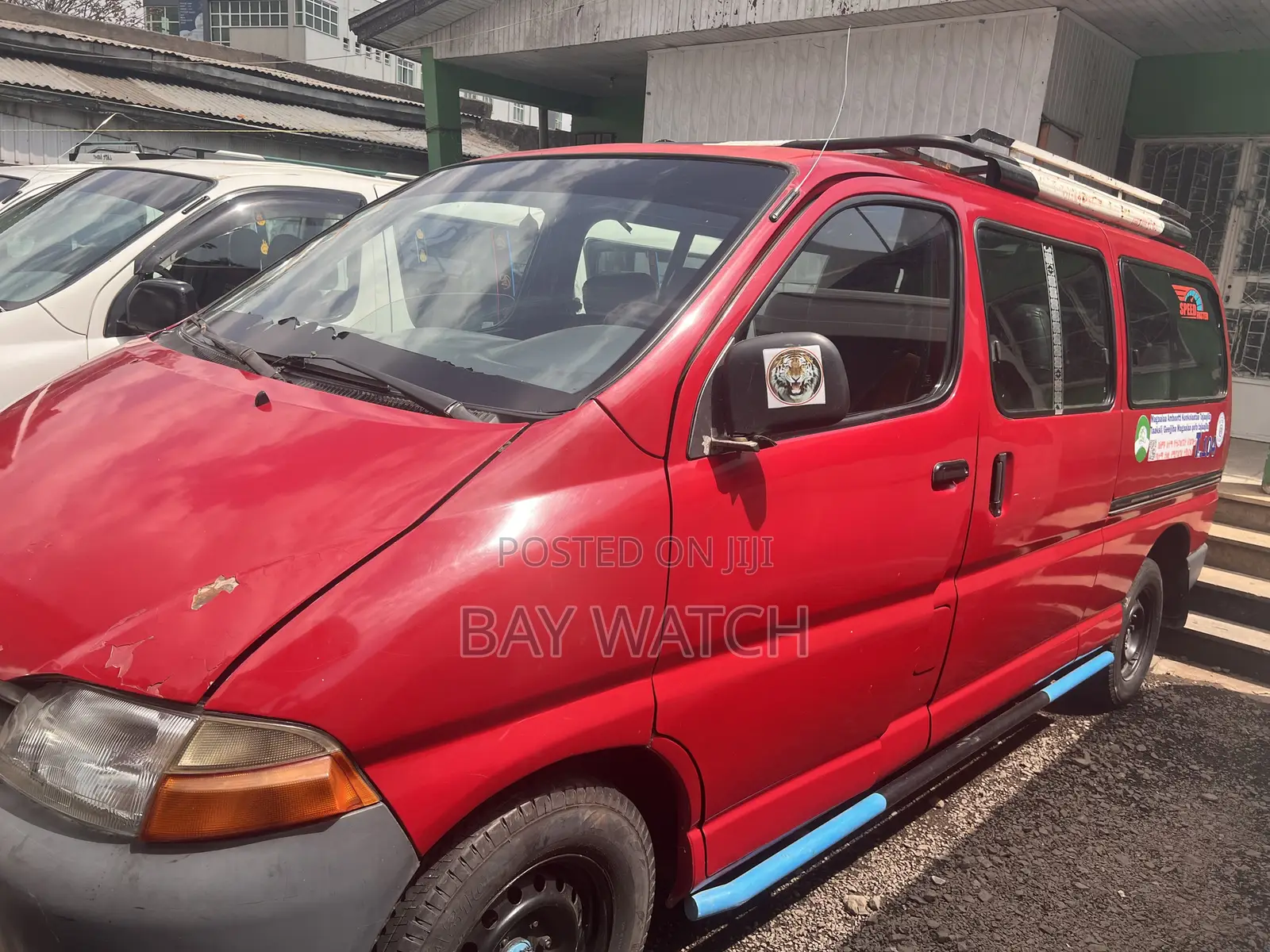 Toyota HiAce 1997 Red