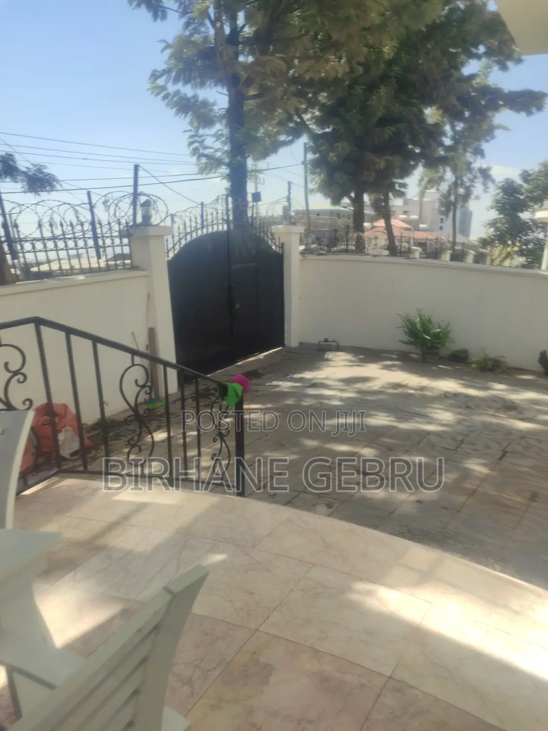 Furnished 5bdrm House in G+1 House, Bole for rent