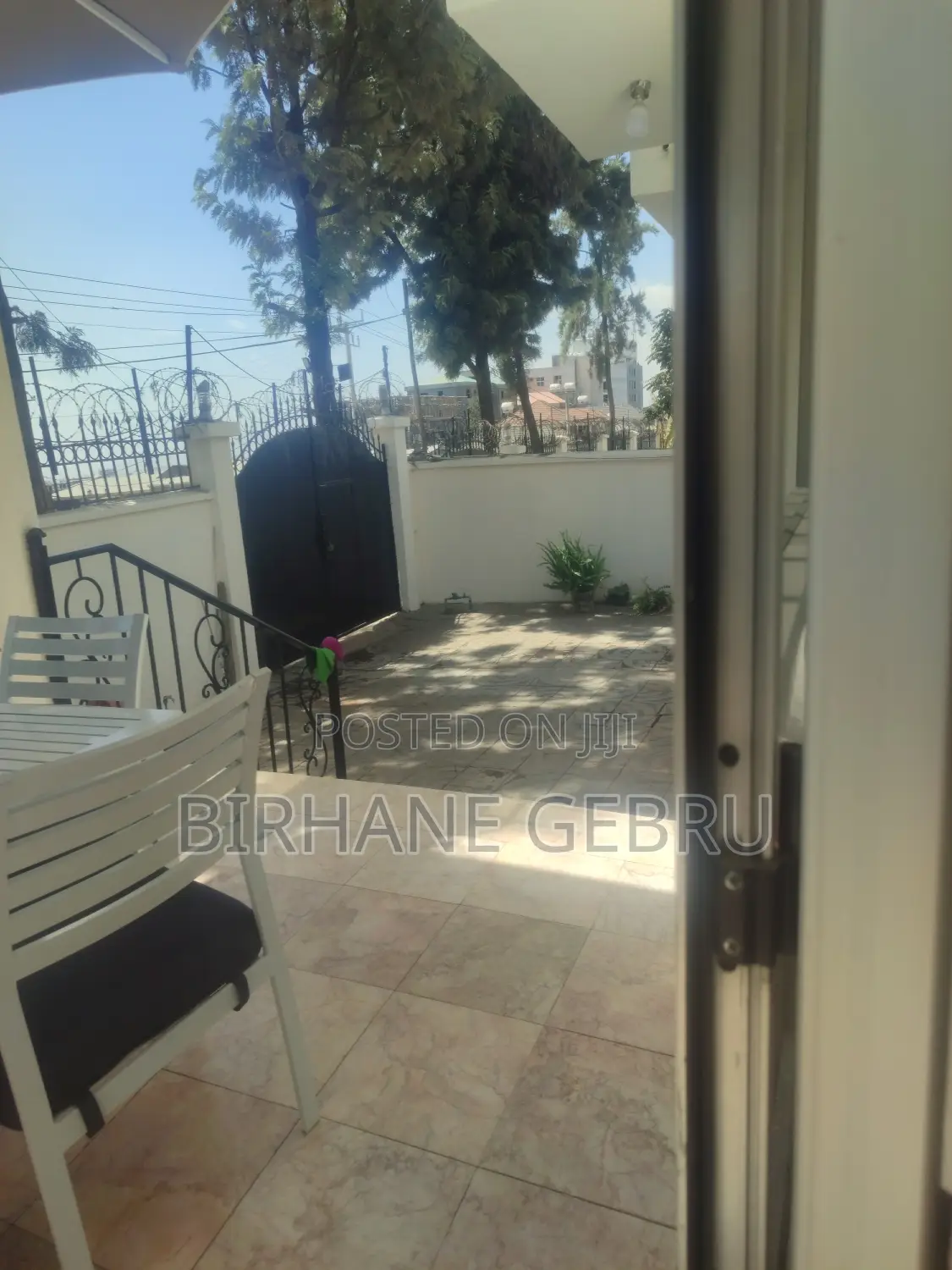 Furnished 5bdrm House in G+1 House, Bole for rent