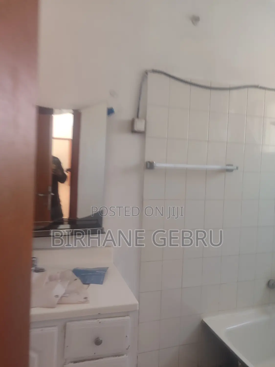 Furnished 5bdrm House in G+1 House, Bole for rent