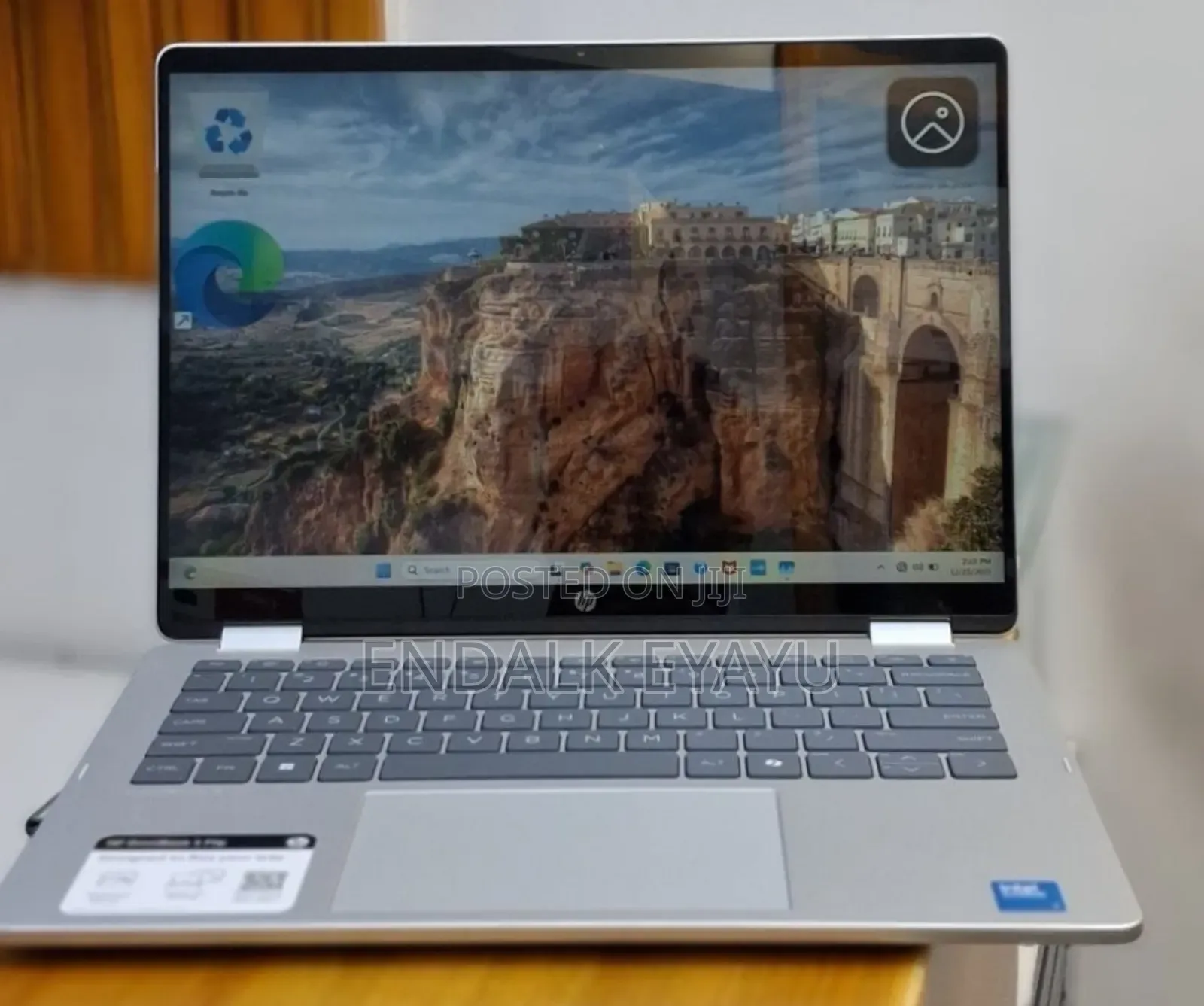 New Laptop HP OmniBook 5 Flip 16GB Intel Core 7 SSD 512GB