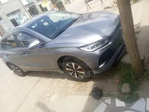 New BYD E2 43 kWh 94 hp FWD 2025 Gray