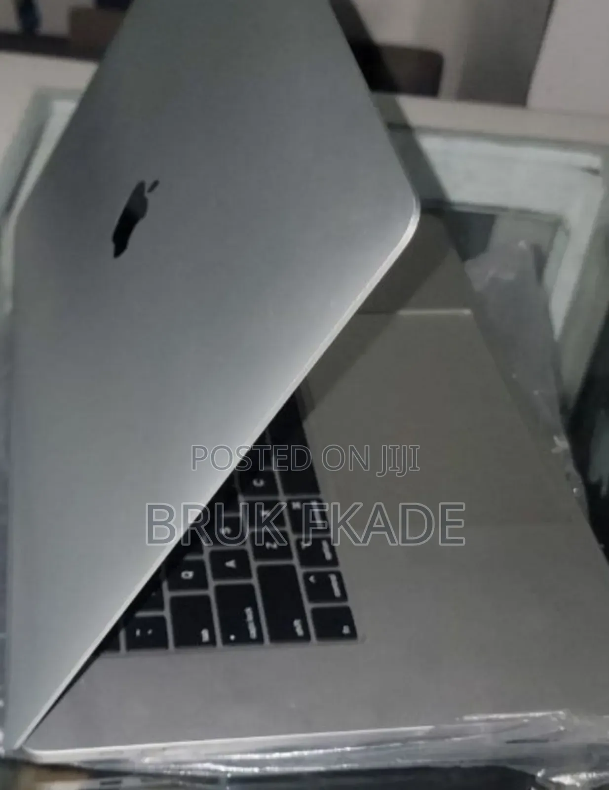 New Laptop Apple MacBook Pro 2019 16GB Intel Core I9 SSD 1T