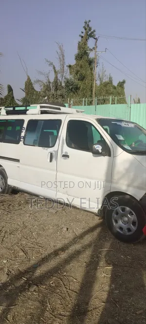 Toyota HiAce 2004 White