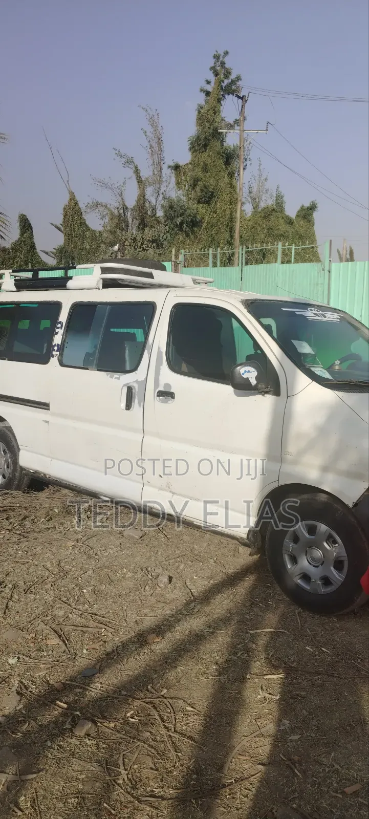 Toyota HiAce 2004 White