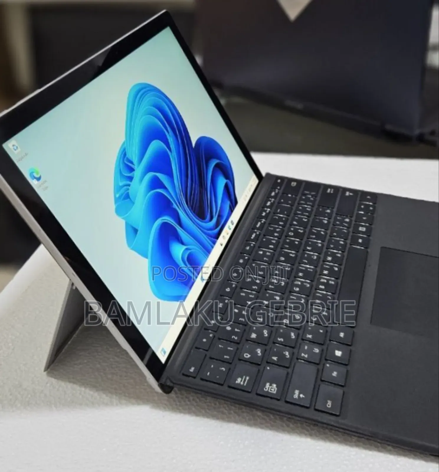 New Microsoft Surface Pro 7 8GB Intel Core I5 SSHD (Hybrid) 128GB
