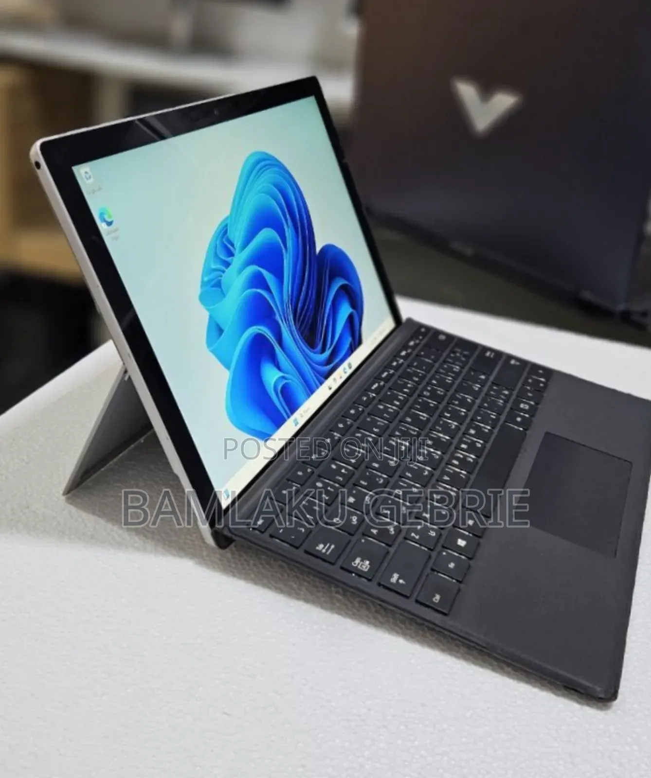 New Microsoft Surface Pro 7 8GB Intel Core I5 SSHD (Hybrid) 128GB