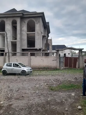 8bdrm House in Adama for sale