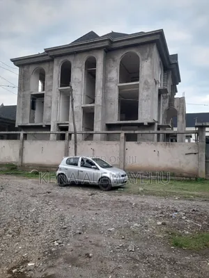 8bdrm House in Adama for sale