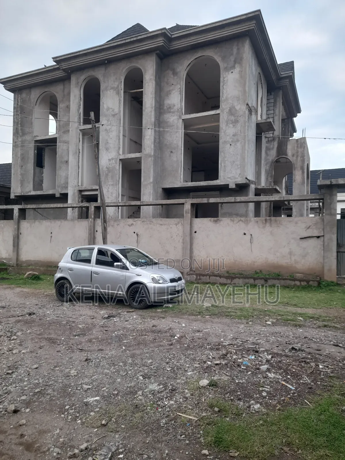 8bdrm House in Adama for sale