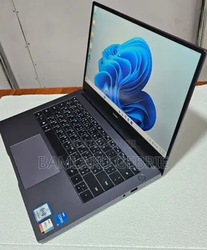 New Laptop Huawei MateBook 13 WRT-W29E 8GB Intel Core I5 SSD 512GB