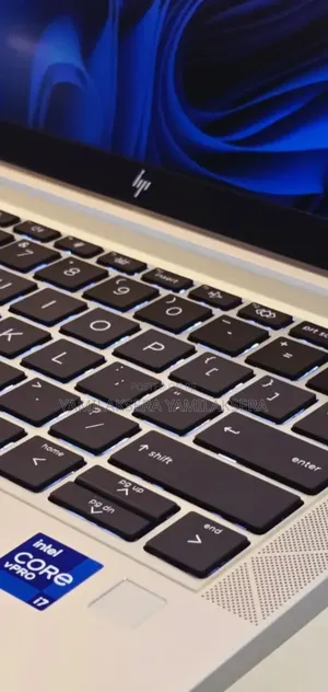 New Laptop HP EliteBook 830 G8 16GB Intel Core i7 SSD 512GB