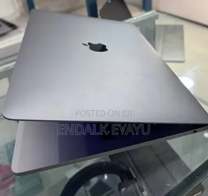 New Laptop Apple MacBook Pro 2017 8GB Intel Core I5 SSD 256GB