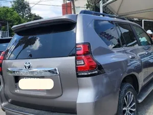 Toyota Land Cruiser Prado 2021 Silver