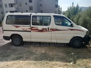 Toyota HiAce 2008 White